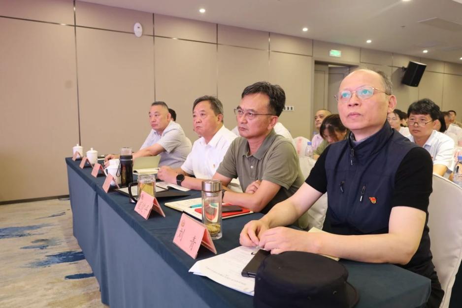 C:/Users/admin/Desktop/凝心聚力謀發(fā)展 同心奮斗譜新篇——南京市公安局國(guó)資辦黨總支、南京市保安服務(wù)有限公司黨支部聯(lián)合舉辦專題黨課/3.jpg3