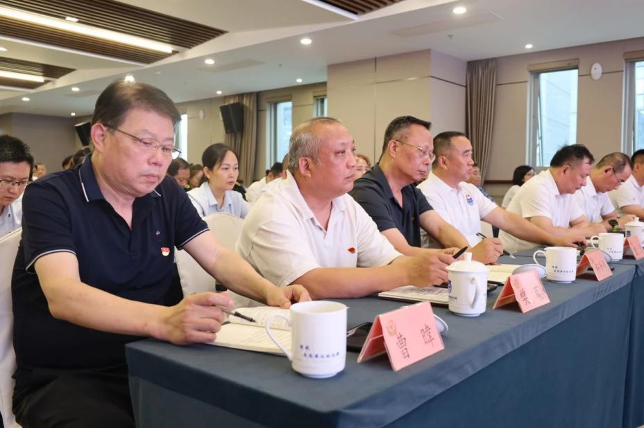 C:/Users/admin/Desktop/凝心聚力謀發(fā)展 同心奮斗譜新篇——南京市公安局國(guó)資辦黨總支、南京市保安服務(wù)有限公司黨支部聯(lián)合舉辦專題黨課/2.jpg2